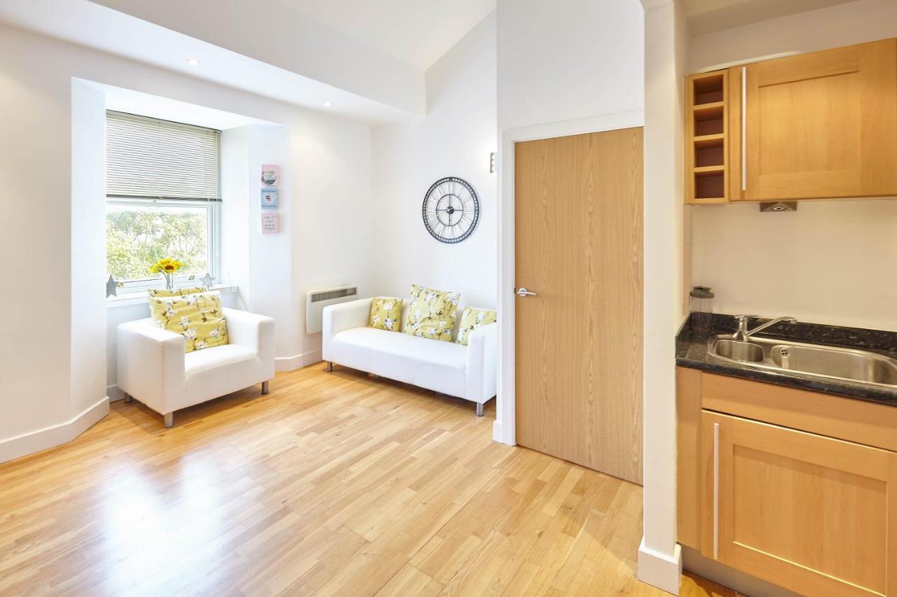 Host & - Penthouse Pad Apartment *