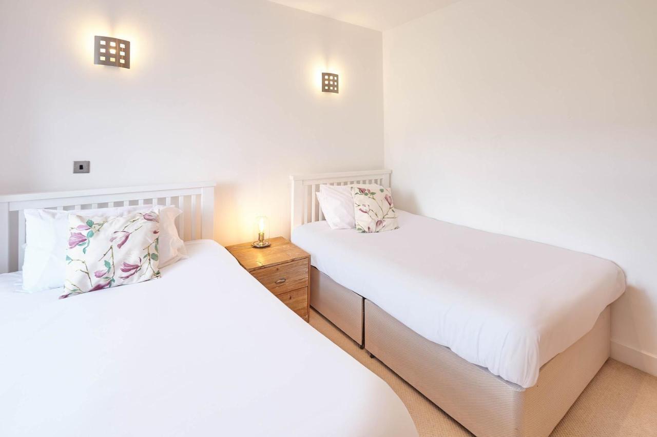 Apartment Host & - Penthouse Pad *