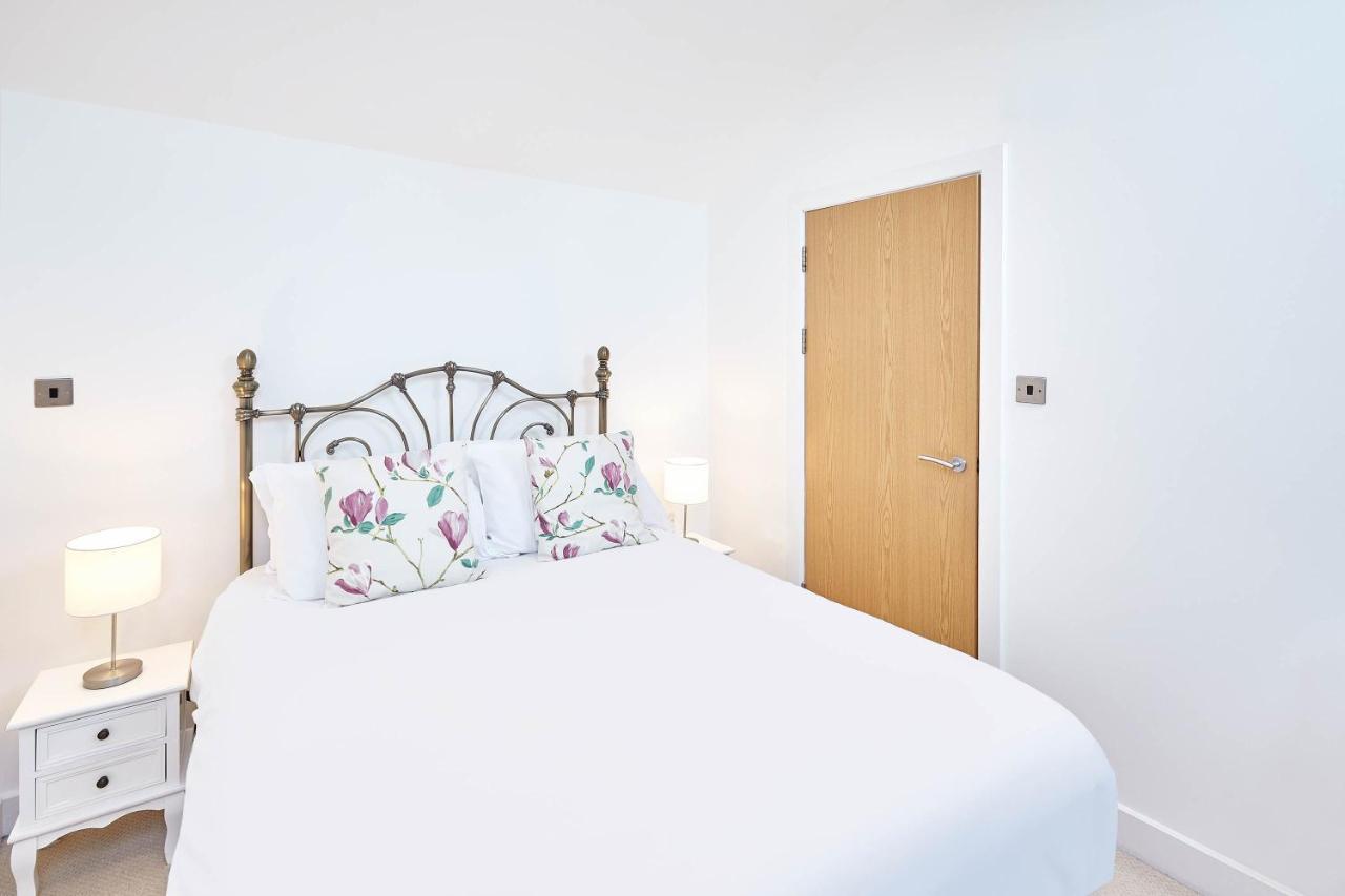 Host & - Penthouse Pad Scarborough