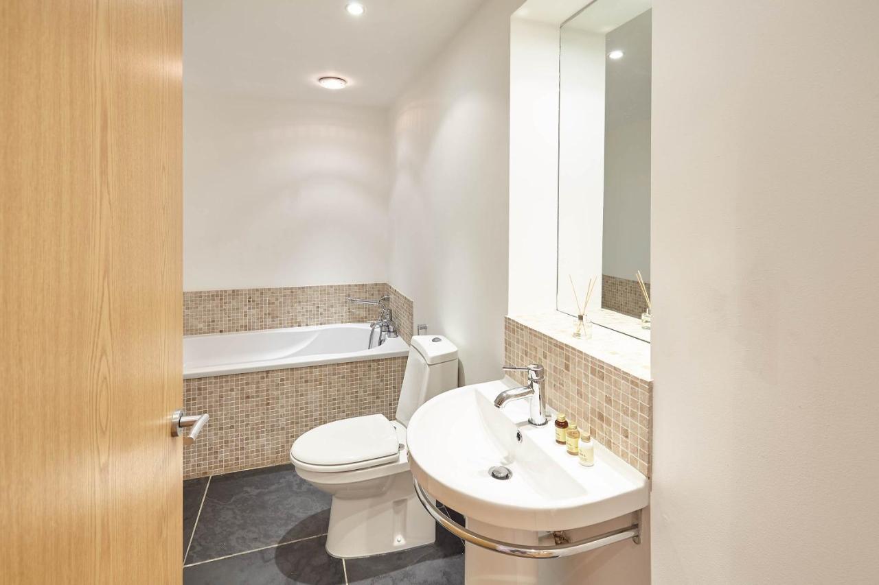 Host & - Penthouse Pad Scarborough