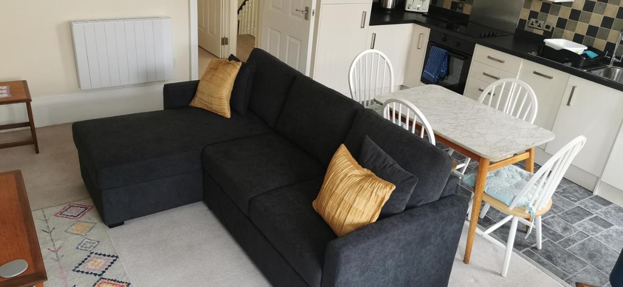 13 Princess Royal Terrace Apartment *