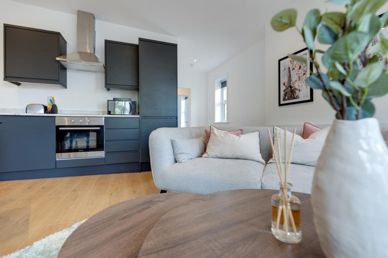 Ultra Luxe 2 Bedroom Near Beach, Centre & Peasholm Park *