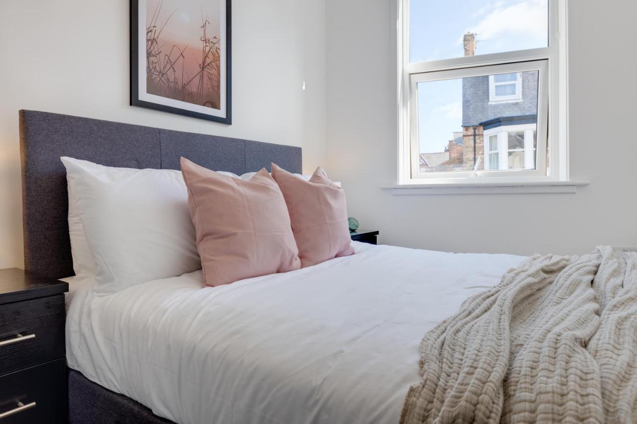 Ultra Luxe 2 Bedroom Near Beach, Centre & Peasholm Park * Scarborough