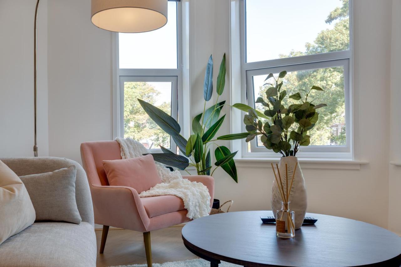 Apartment Ultra Luxe 2 Bedroom Near Beach, Centre & Peasholm Park Scarborough