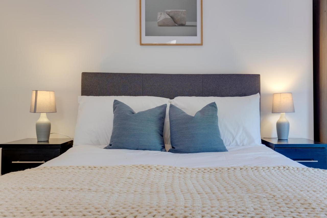 Ultra Luxe 2 Bedroom Near Beach, Centre & Peasholm Park *