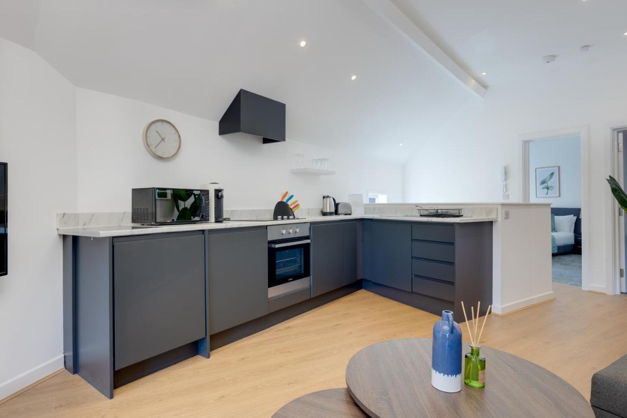 Ultra Luxe 2 Bedroom Near Beach, Centre & Peasholm Park * Scarborough