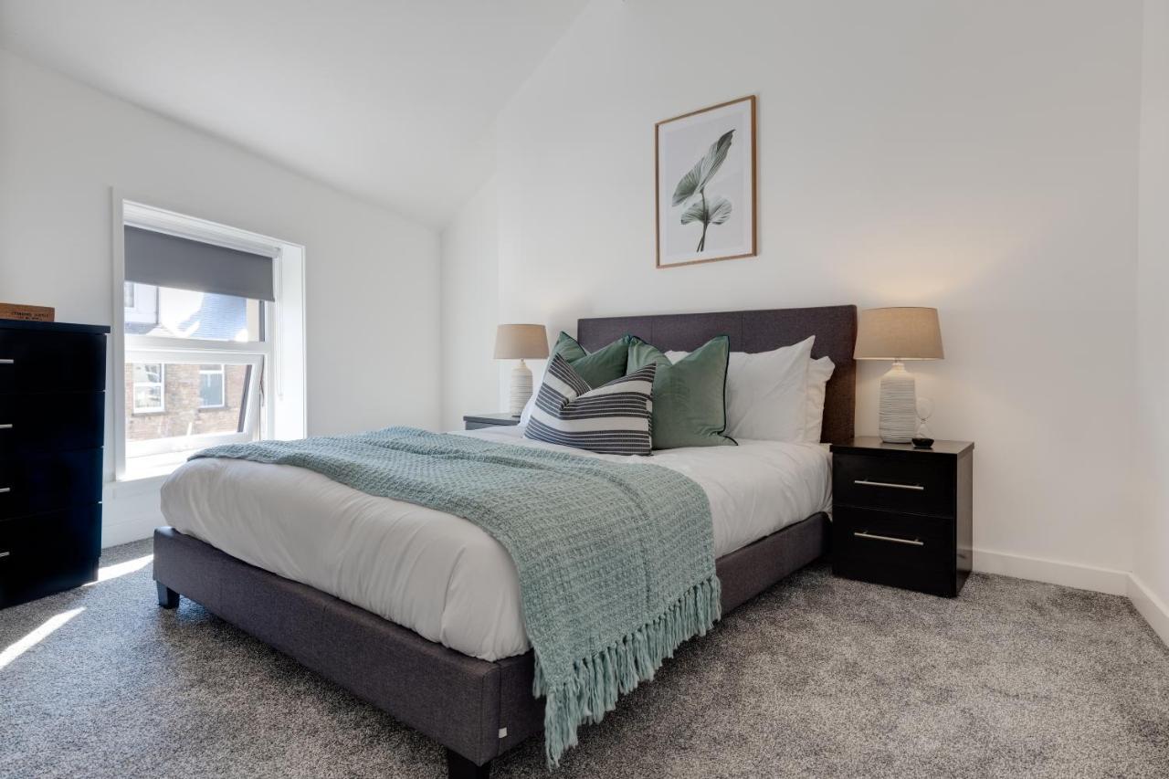 Ultra Luxe 2 Bedroom Near Beach, Centre & Peasholm Park *