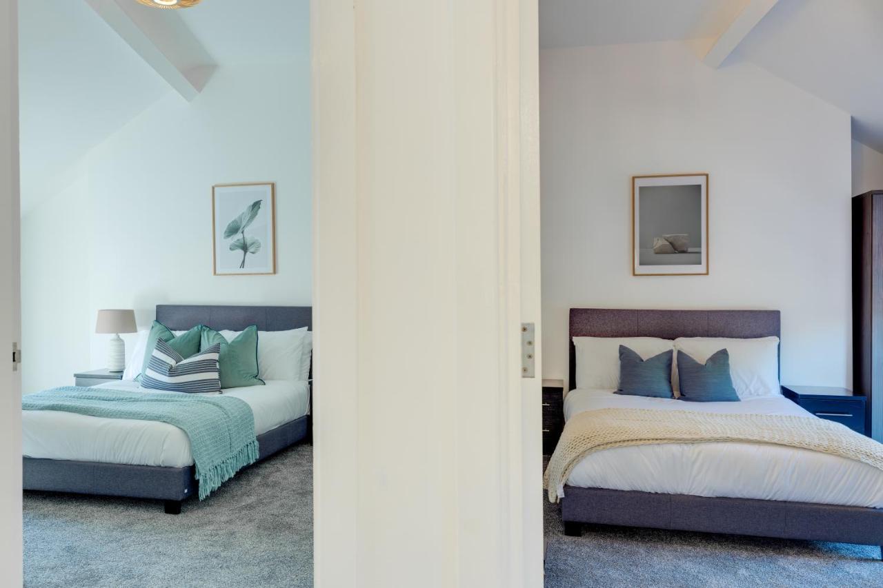 Ultra Luxe 2 Bedroom Near Beach, Centre & Peasholm Park Apartment