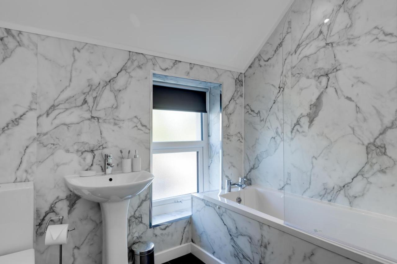 Apartment Ultra Luxe 2 Bedroom Near Beach, Centre & Peasholm Park *