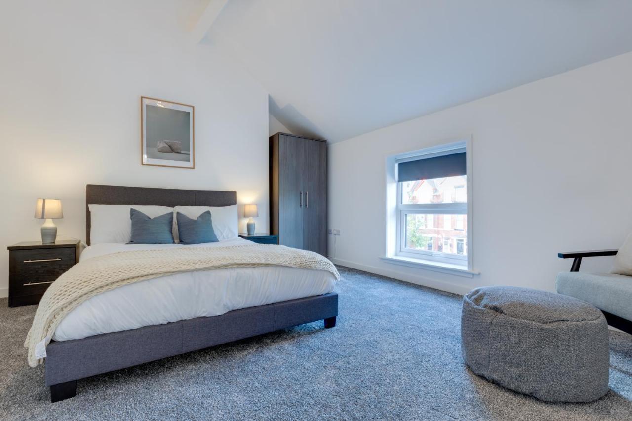 Ultra Luxe 2 Bedroom Near Beach, Centre & Peasholm Park *