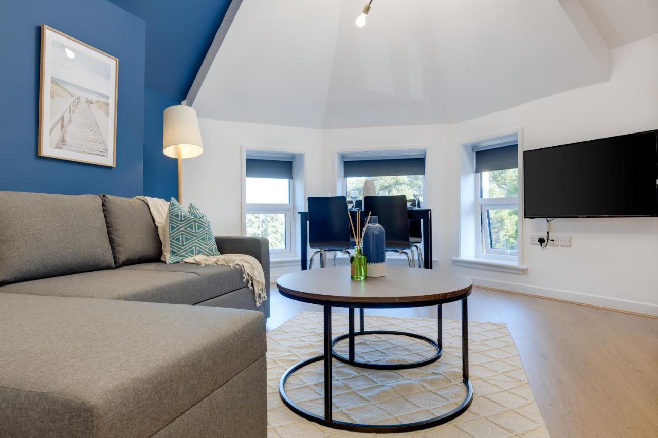 Ultra Luxe 2 Bedroom Near Beach, Centre & Peasholm Park Scarborough