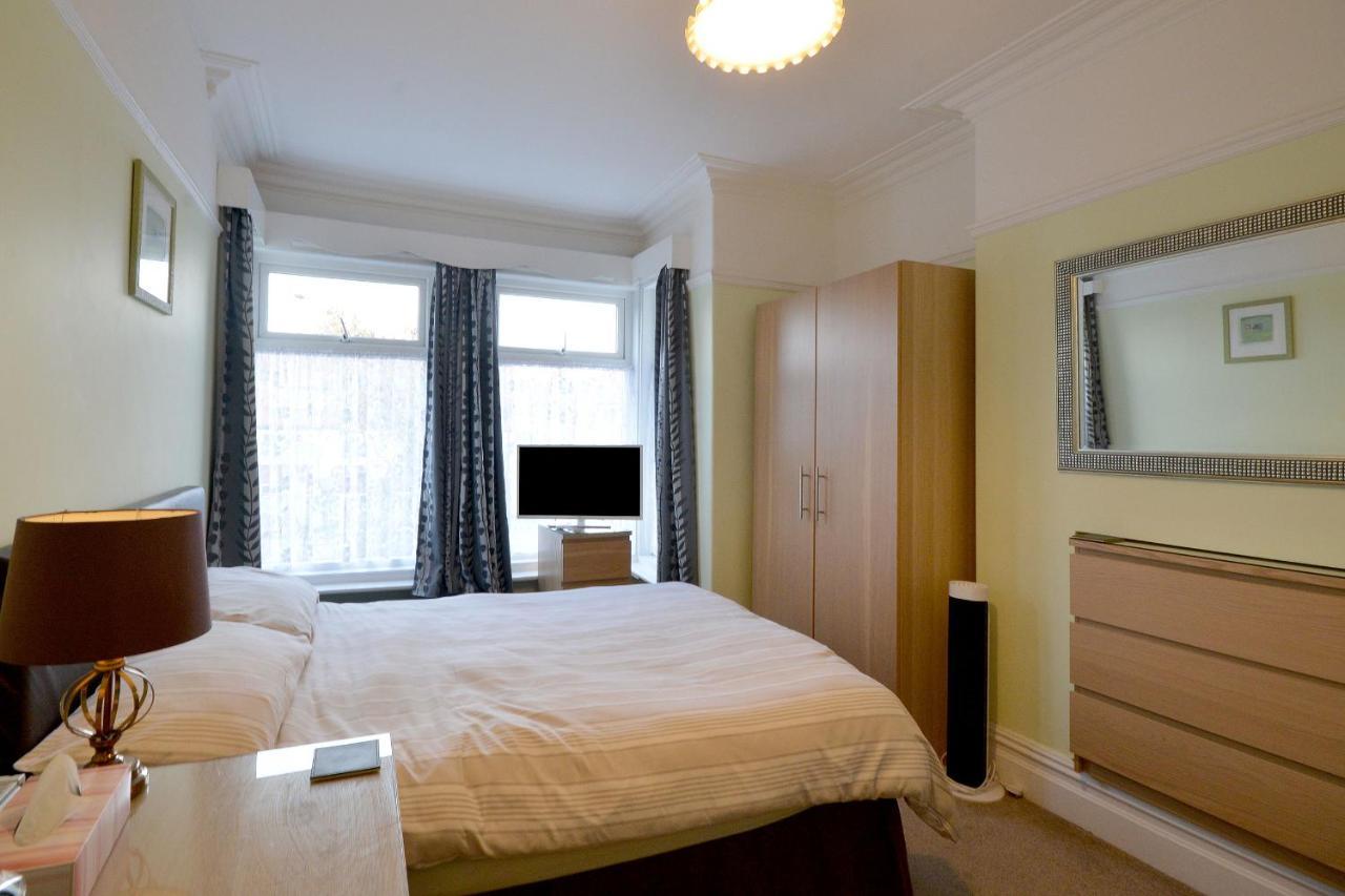 Guest house Brightwater Family For Up To 3 People With Shared Facilities Scarborough