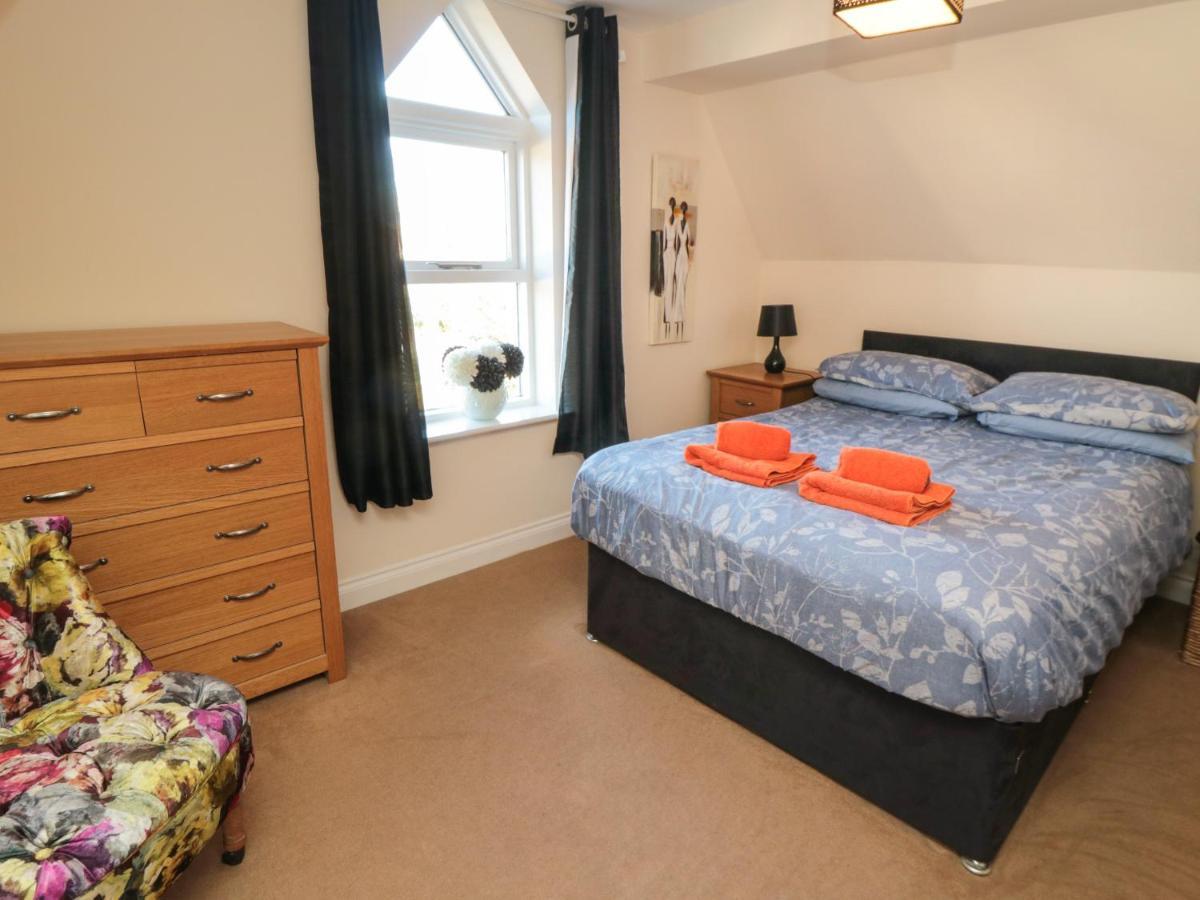 Carisbrooke House, 6 Scarborough