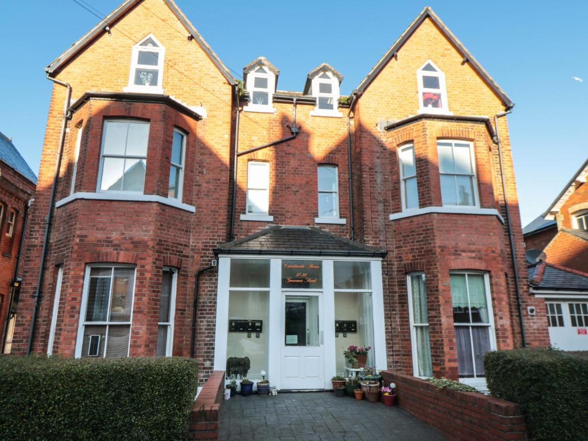 Apartment Carisbrooke House, 6 *