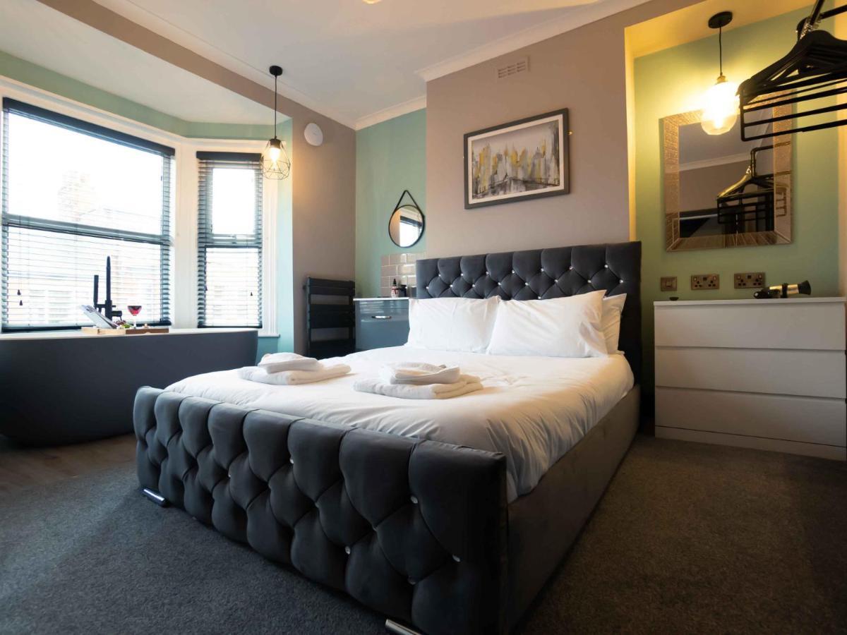 Pass The Keys Amazing, Newly Renovated 5bedroom House Sleeps 10 *