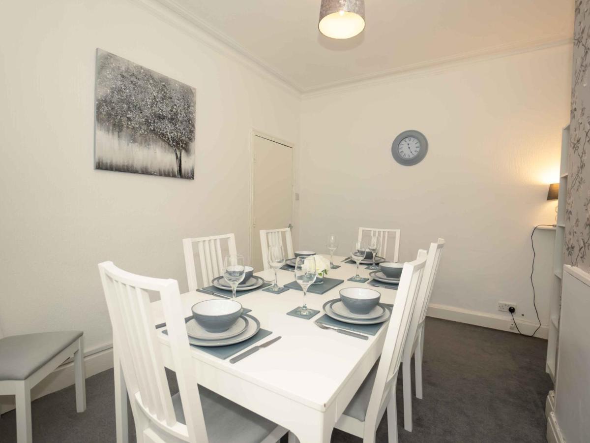 Pass The Keys Trafalgar House, Sleeps 6,Free Parking,Scarborough Holiday home Scarborough