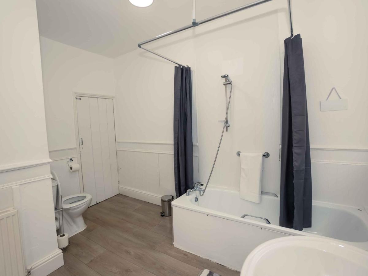 Holiday home Pass The Keys Trafalgar House, Sleeps 6,Free Parking,Scarborough