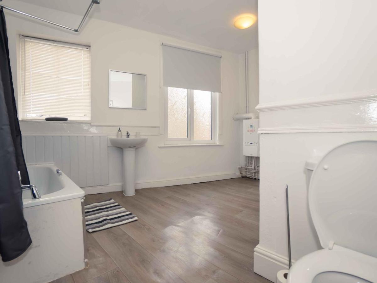 Pass The Keys Trafalgar House, Sleeps 6,Free Parking,Scarborough * Scarborough