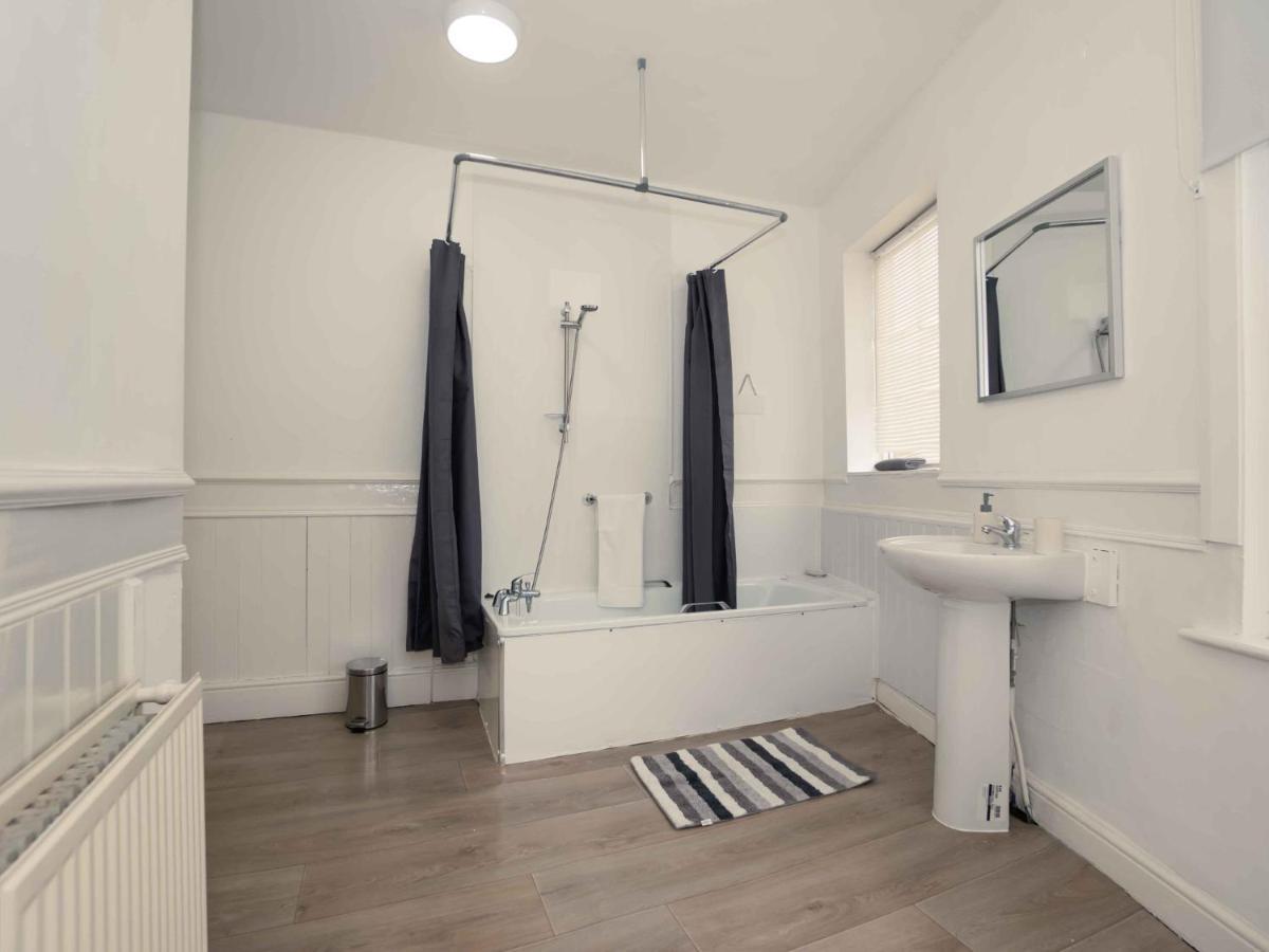 Pass The Keys Trafalgar House, Sleeps 6,Free Parking,Scarborough * Scarborough