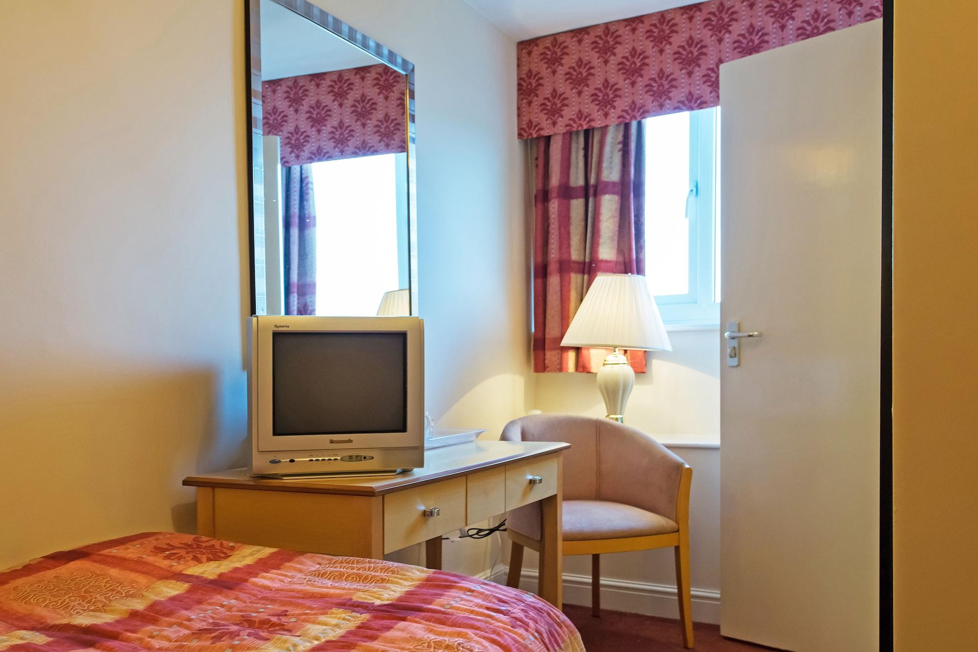 Clifton 3*