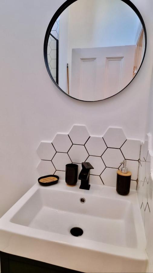 Apartment The Pink Bath Pad - 3 Bedroom Seaside Pets Allowed New
