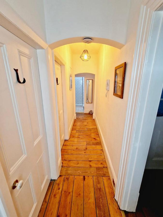 Apartment The Pink Bath Pad - 3 Bedroom Seaside Pets Allowed New *