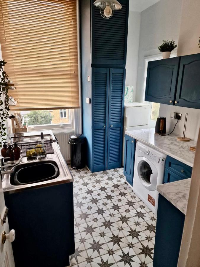 Apartment The Pink Bath Pad - 3 Bedroom Seaside Pets Allowed New