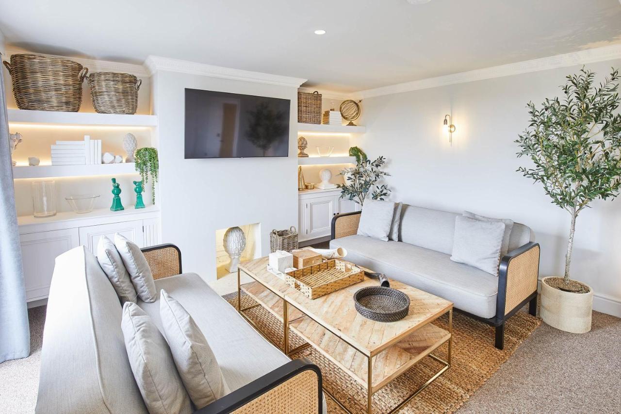 Host & - Graham Close Homes