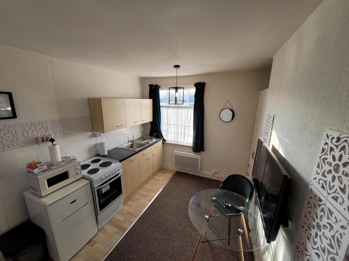 Sea Side Flat 5 With Fast Wifi And Free Parking Apartment