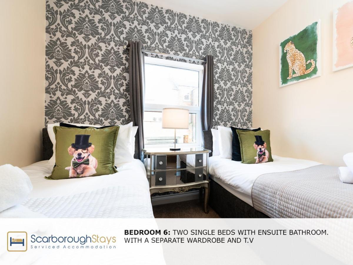 Holiday home - Luxury Townhouse Ideal For Large Groups - Hot Tub *