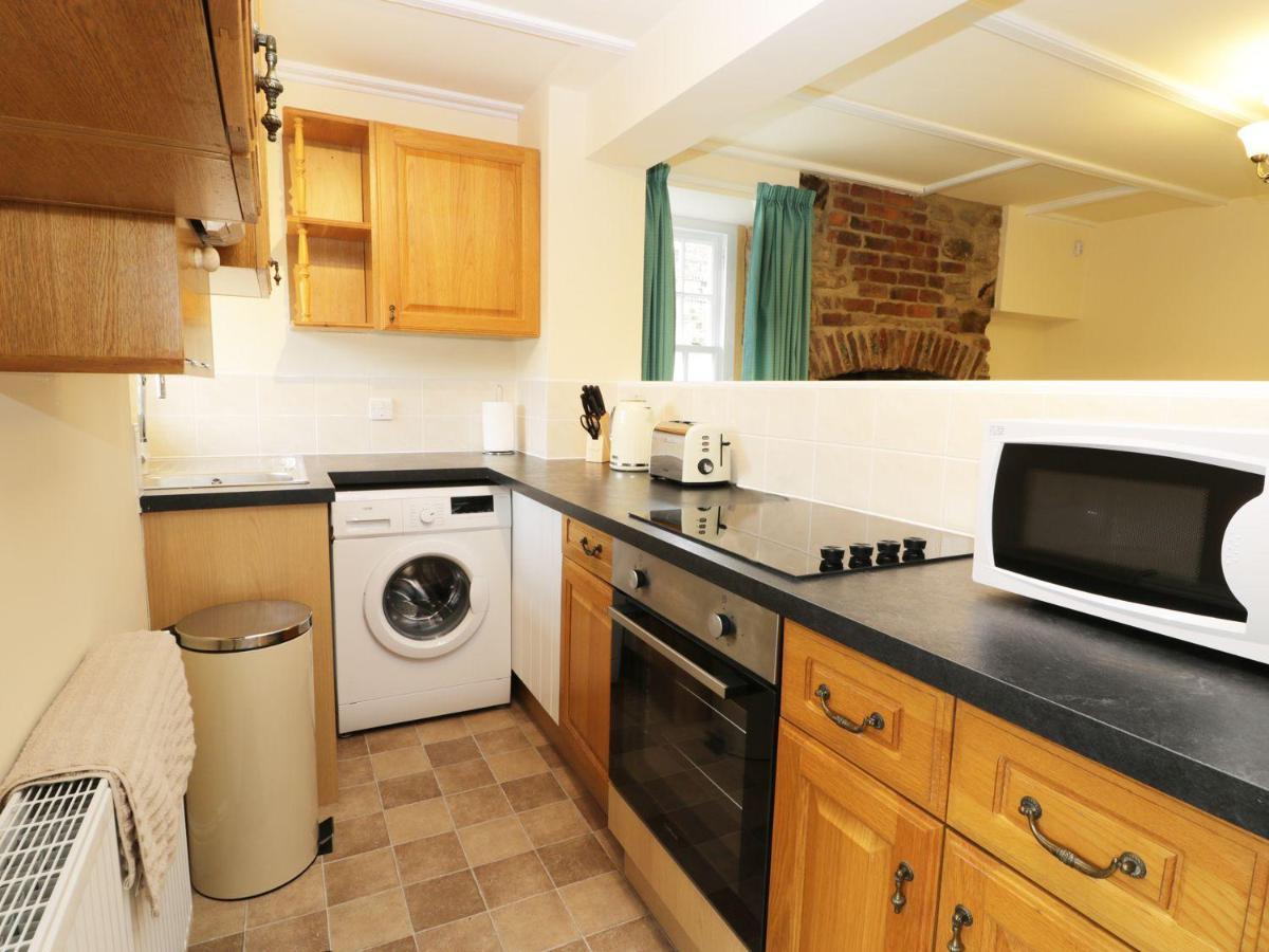 2 Church Cottages * Scarborough