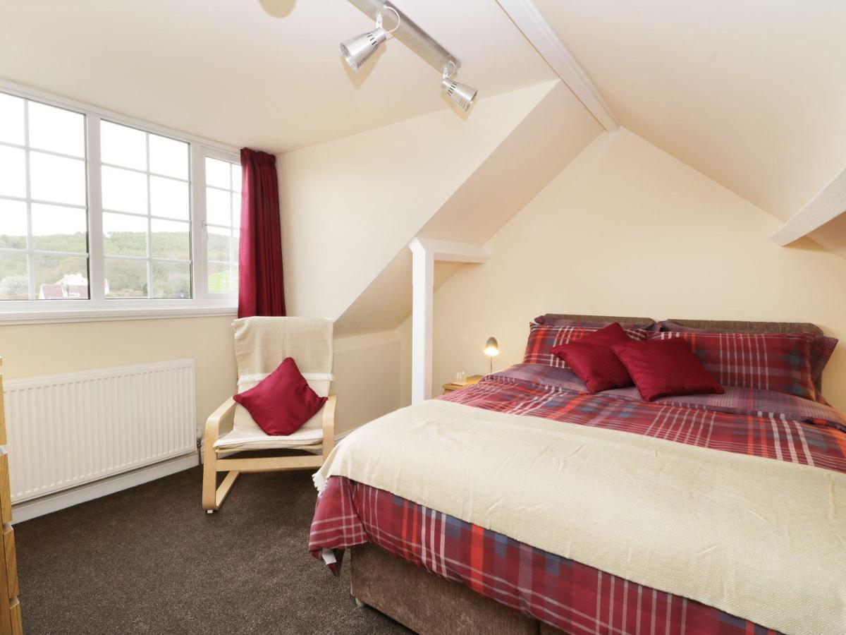 2 Church Cottages *