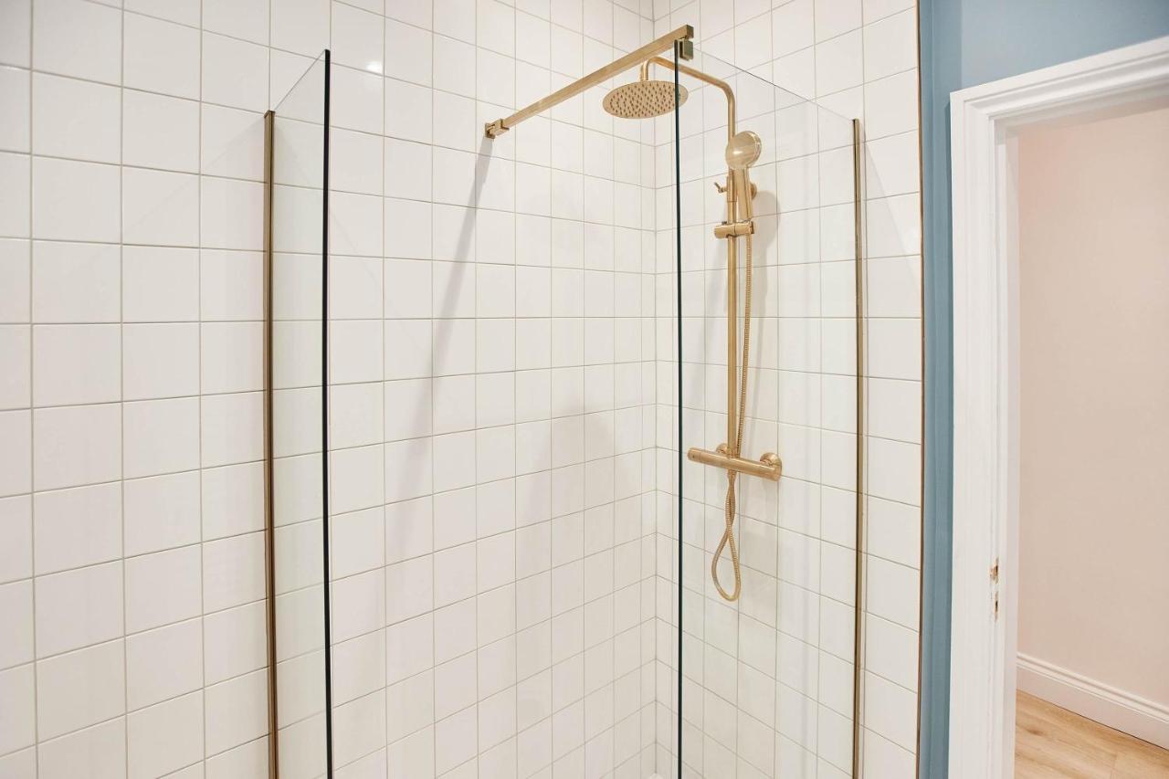 Host & Stay - The Beach House @ Scarborough Hotel Scarborough
