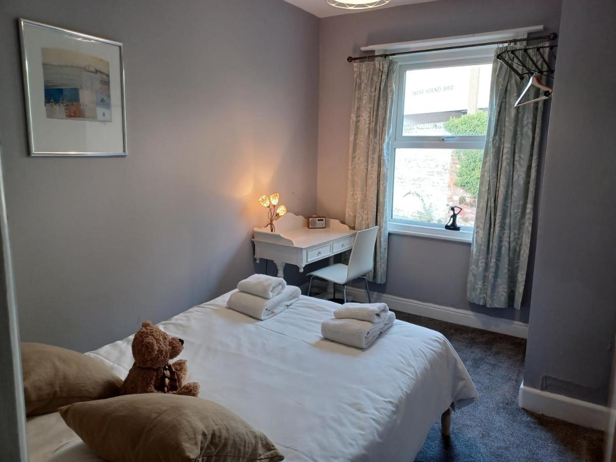 Trafalgar Shortstop Apartment *
