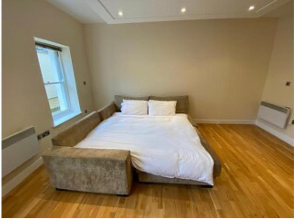 Easby Breakaways - **modern 5 Mins From South Bay, Scarborough** Apartment