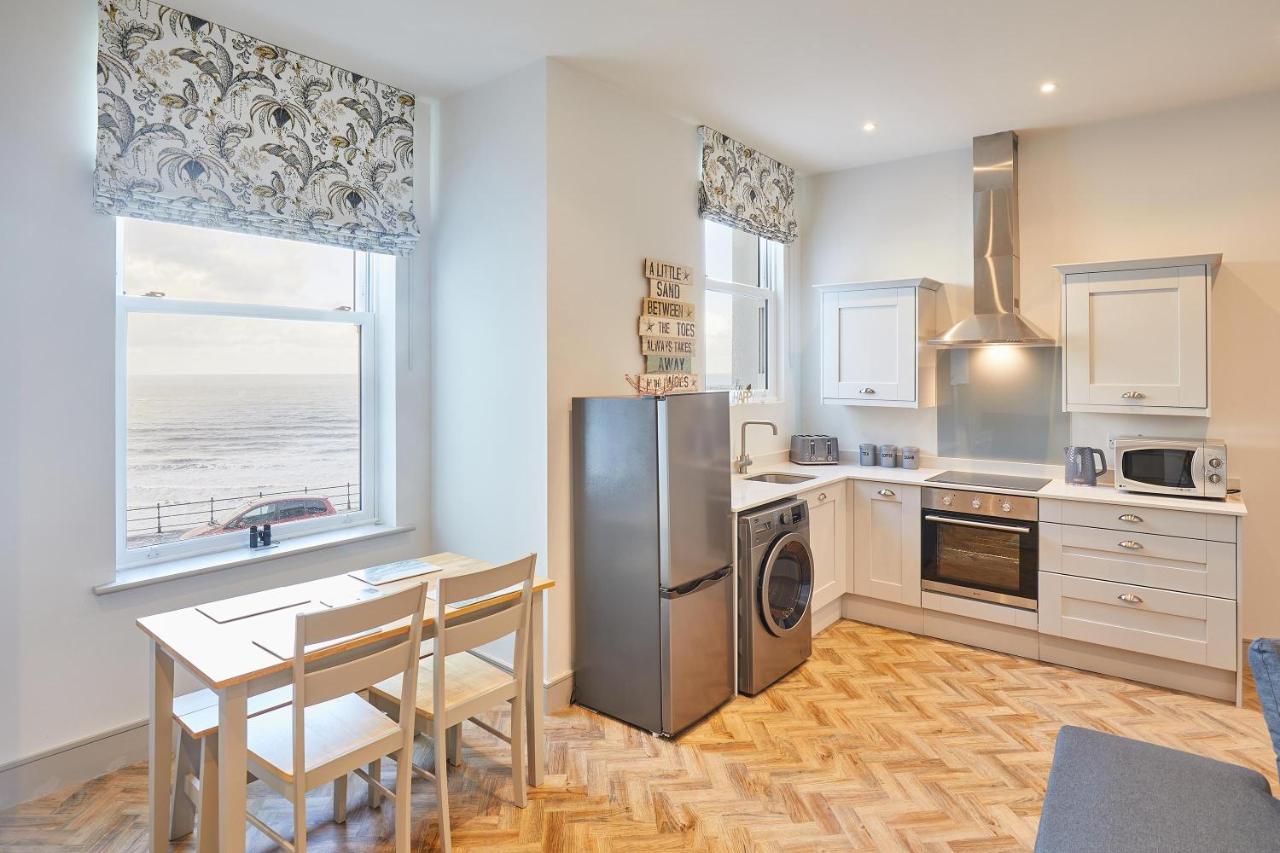 Host & - 2 Maritime Apartment