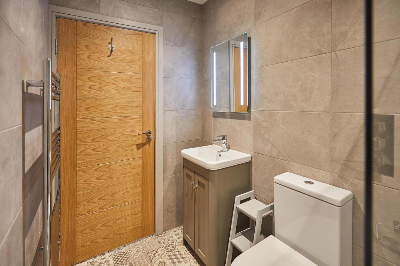 Host & - 2 Maritime Apartment