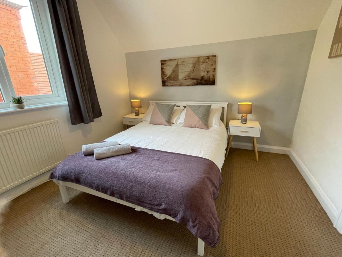 Holiday home Large 5 Bed House In Near The Beach, Large Garden & Hot Tub Scarborough
