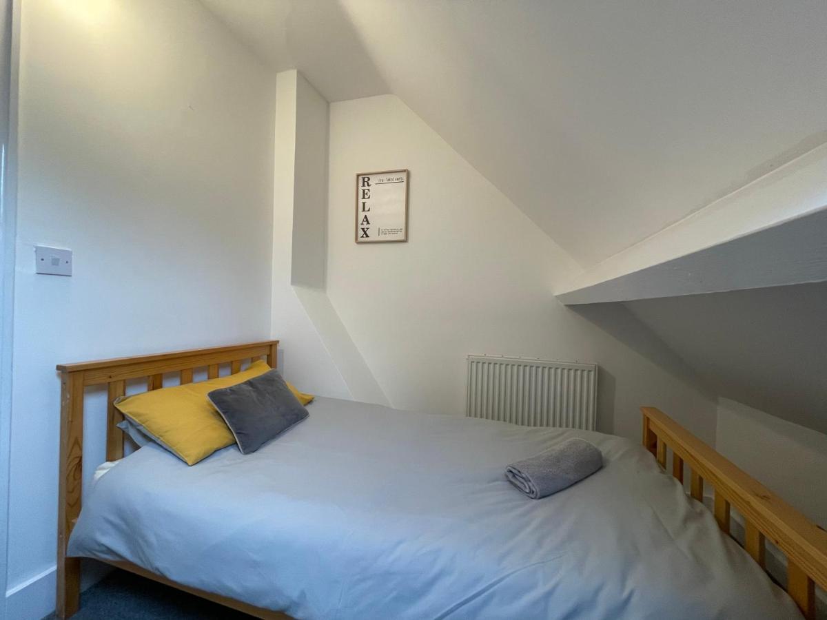 Holiday home Large 5 Bed House In Near The Beach, Large Garden & Hot Tub