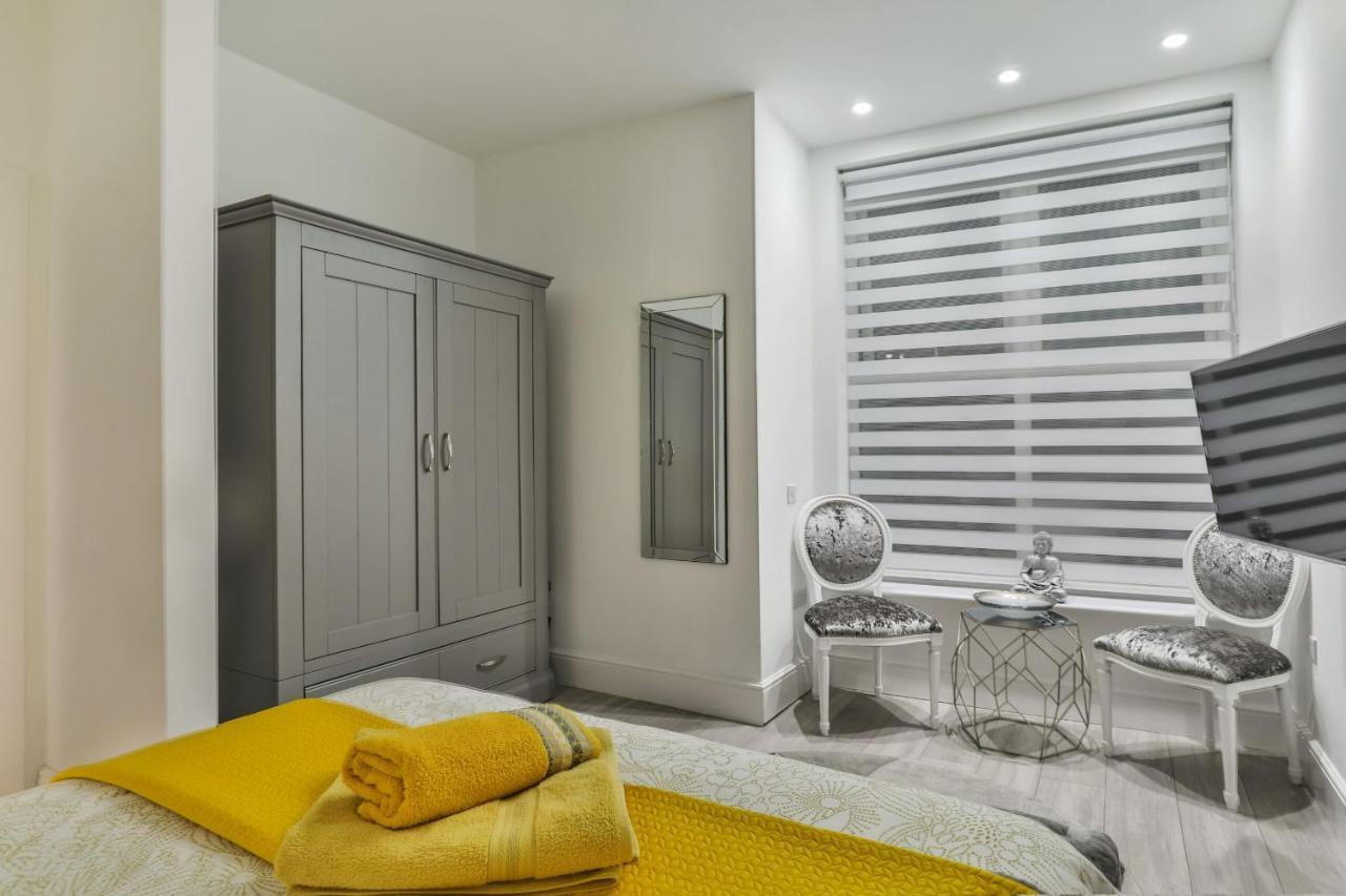 The - Ground Floor - Luxury For Up To 4 Guests Near Open Air Theatre And North Bay Apartment