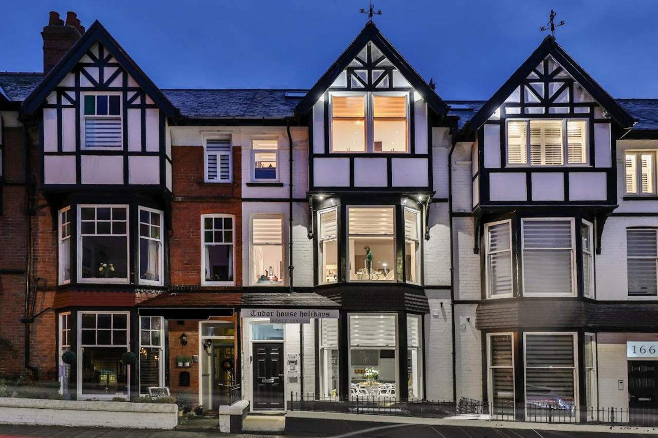 Apartment The Hepburn - Floor - Luxury For Up To 6 Guests Near Open Air Theatre And North Bay Scarborough