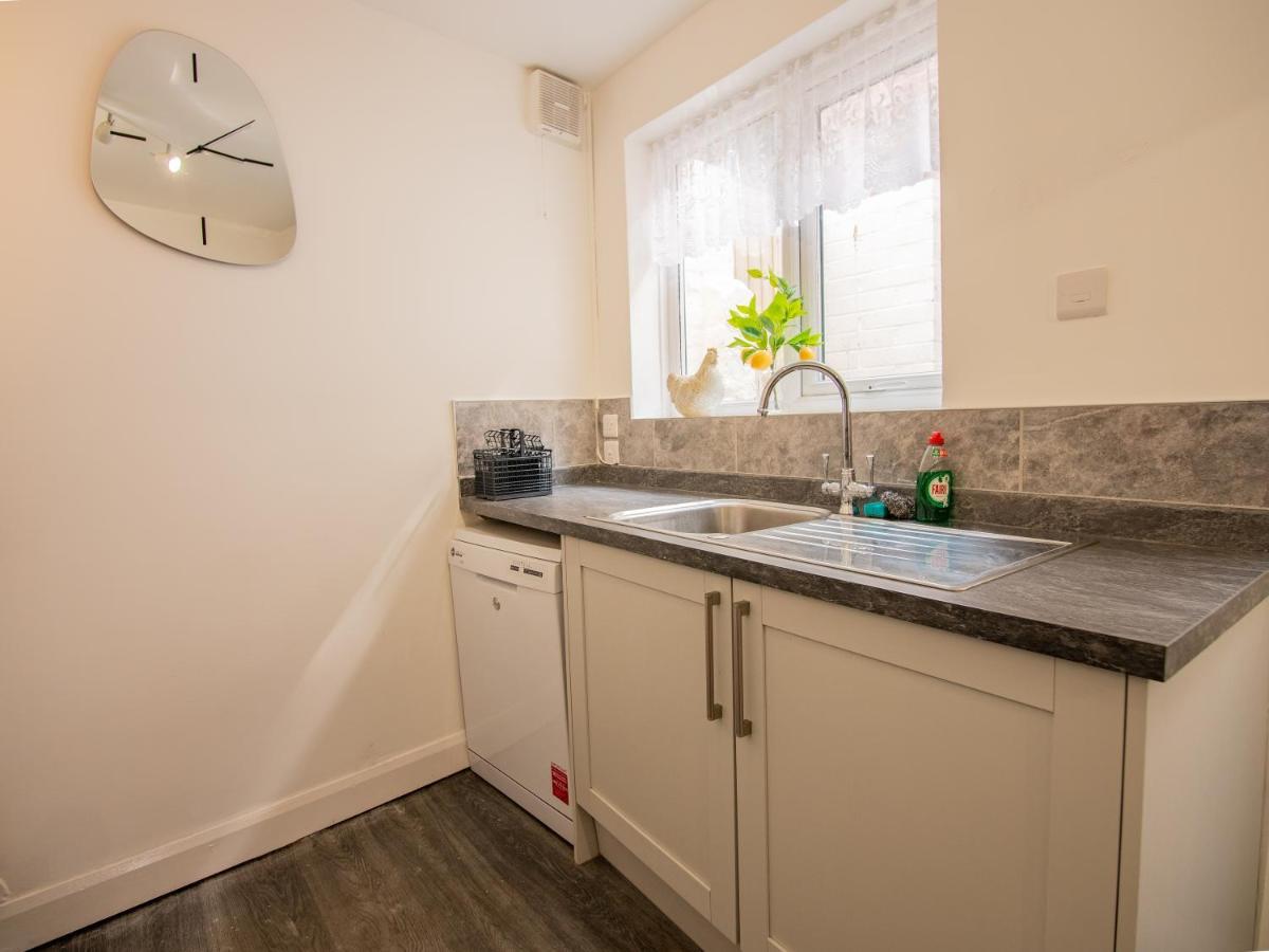 New! With Outside Decking Area Apartment Scarborough