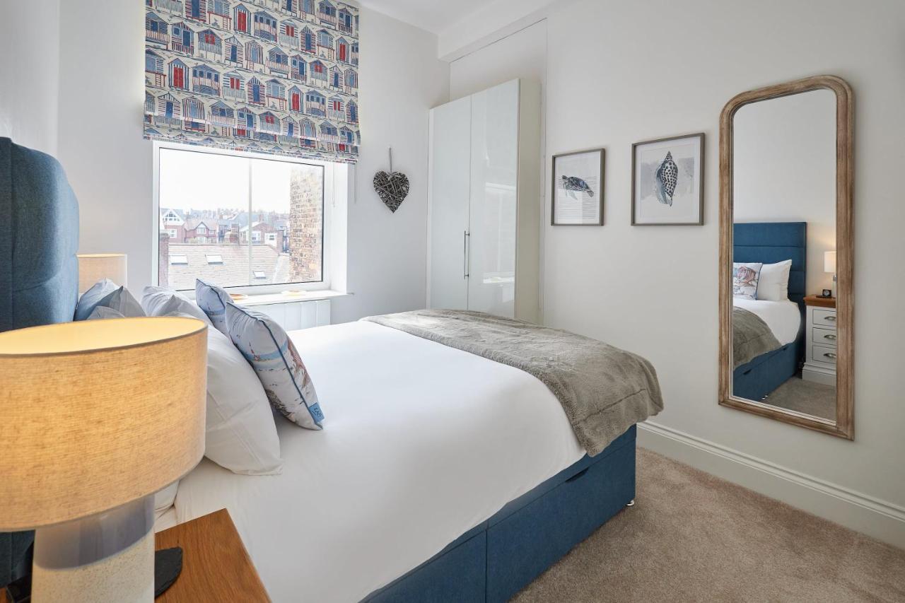 Host & - The Little Lobster Apartment