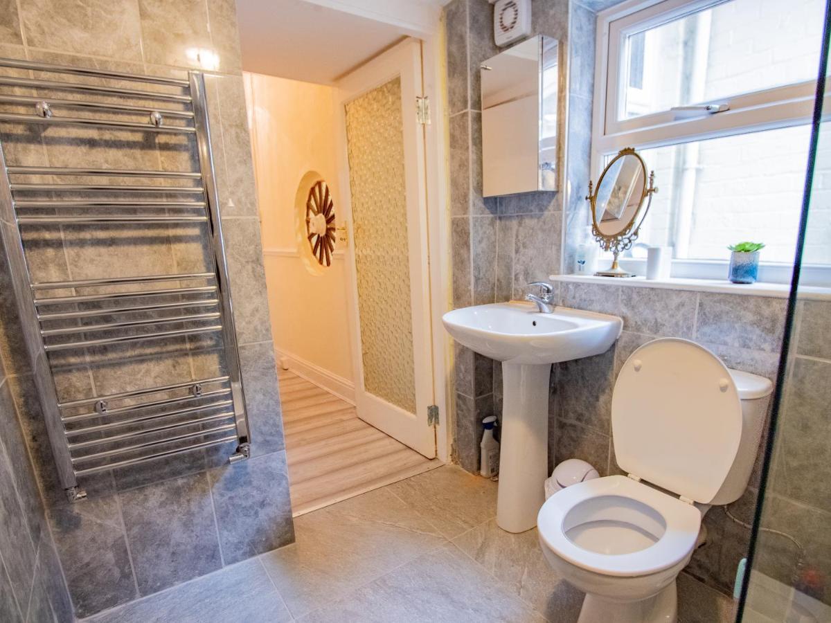 Apartment New! With Outside Decking Area