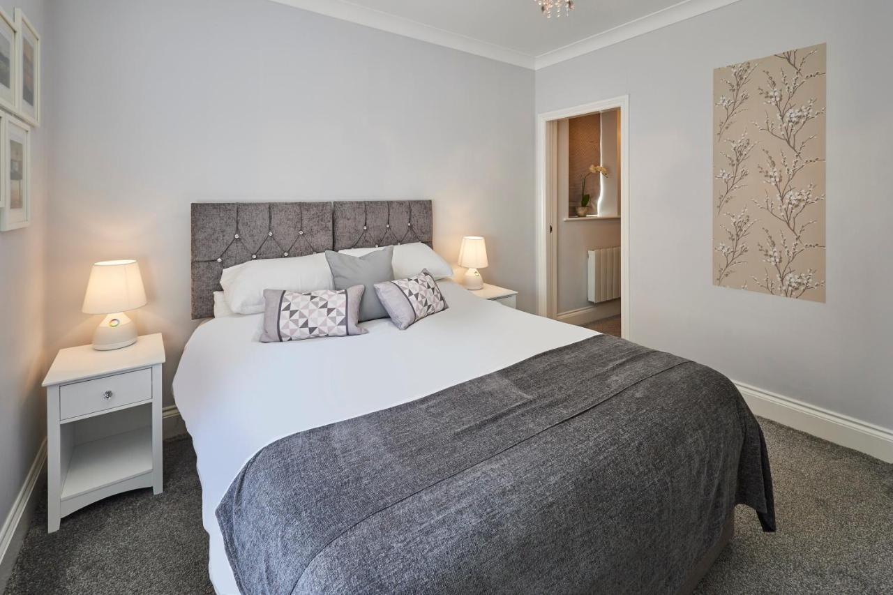 Apartment Host & - Brooklands Timeless