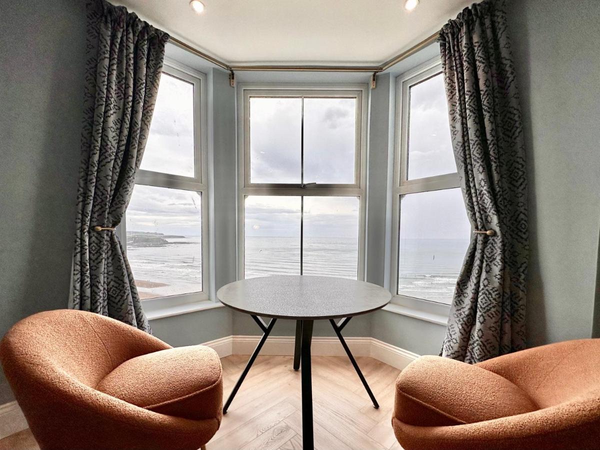 The Azura No 4 *