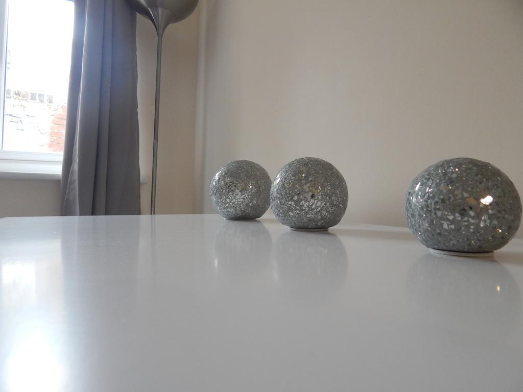 Trafalgar Square Apartment Scarborough