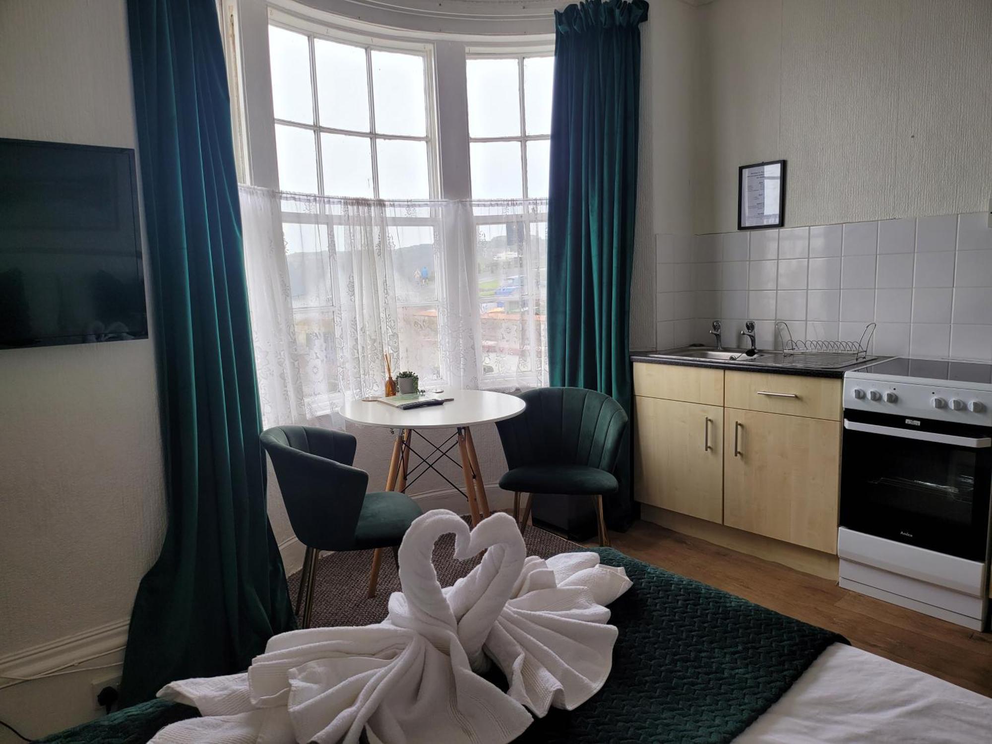 Seaview Ground Floor Flat Fast Wifi & Free Parking Scarborough