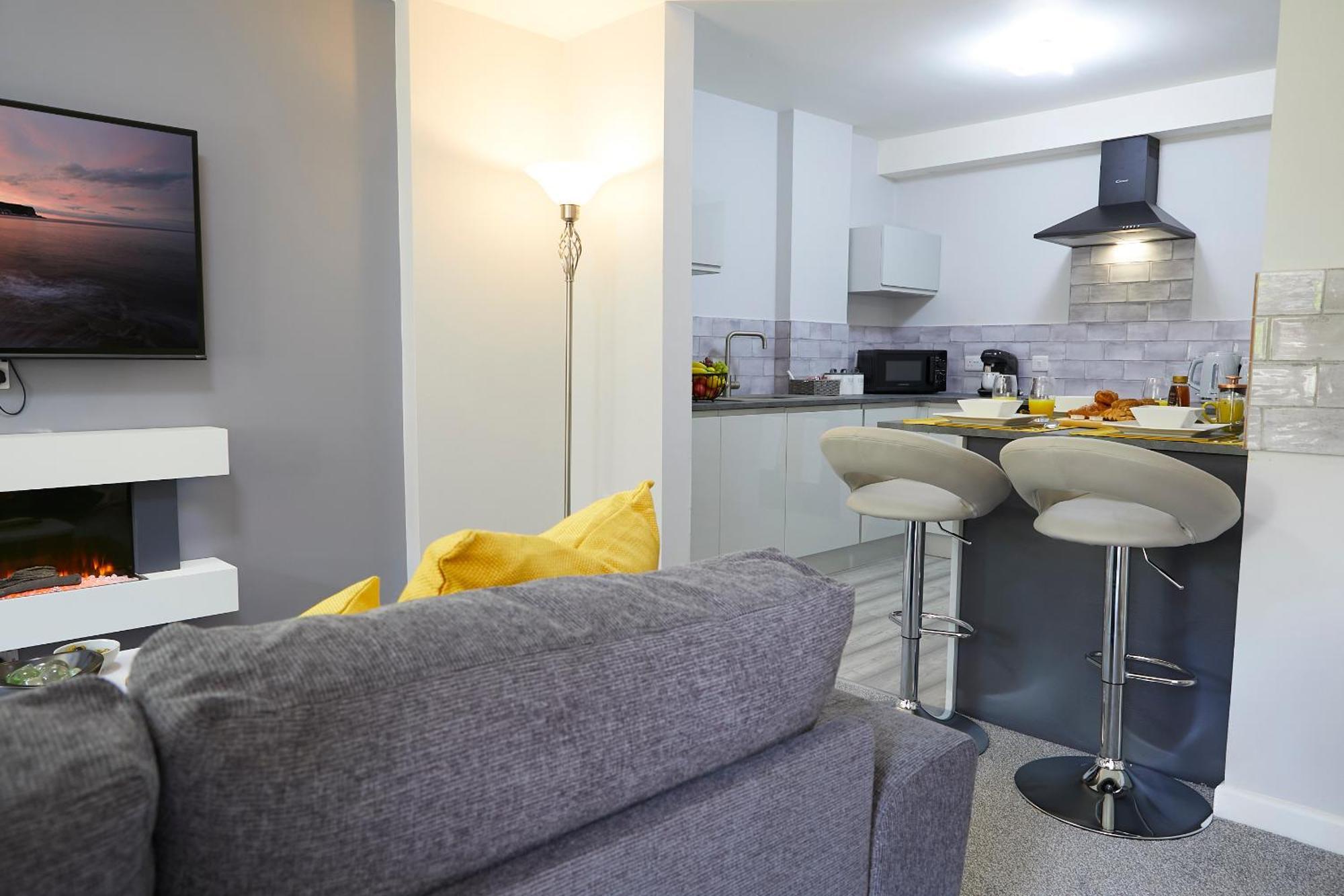 The Coach House Apartment, Dog Friendly With Patio Area, Yorkshire Coast Lets. * Scarborough