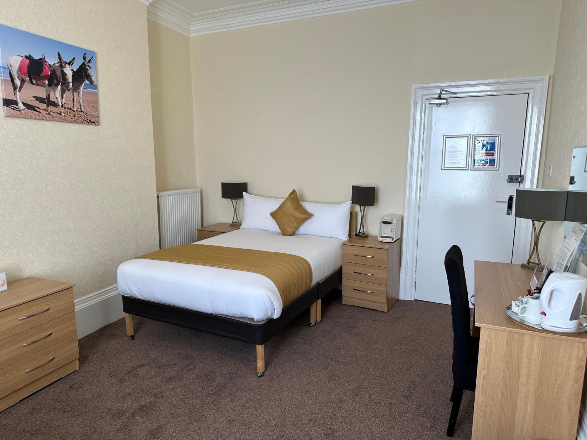 Clifton 3*